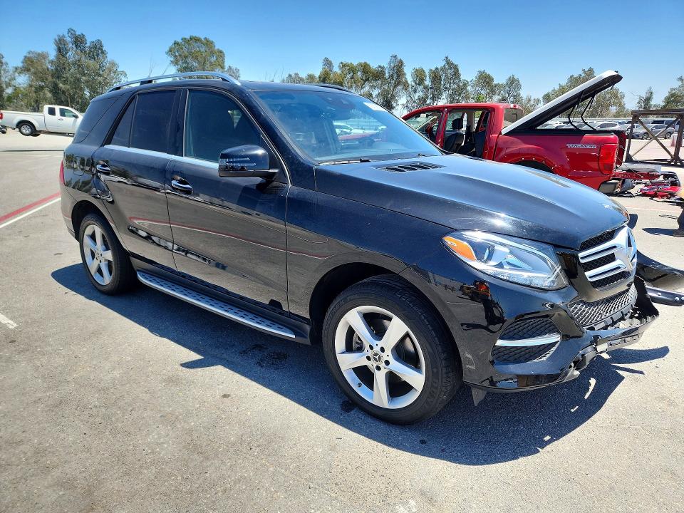 62833876 :رقم المزاد ، 4JGDA5HBXHA971297 vin ، 2017 Mercedes-benz Gle مزاد بيع