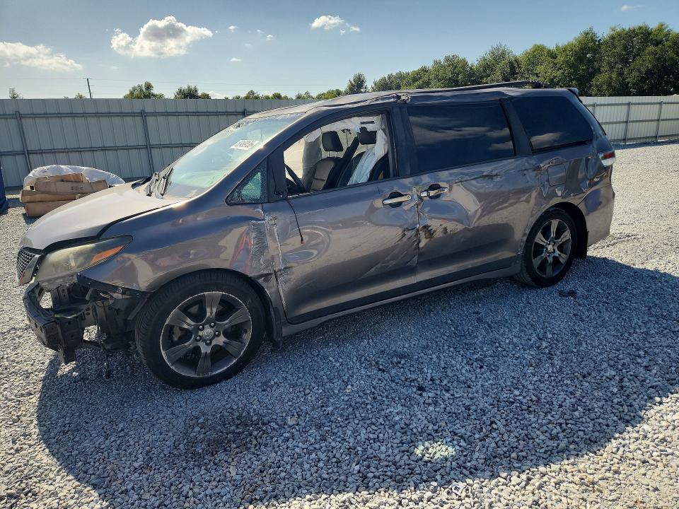 Auction sale of the 2016 Toyota Sienna, vin: 5TDXK3DC3GS732080, lot number: 63499136