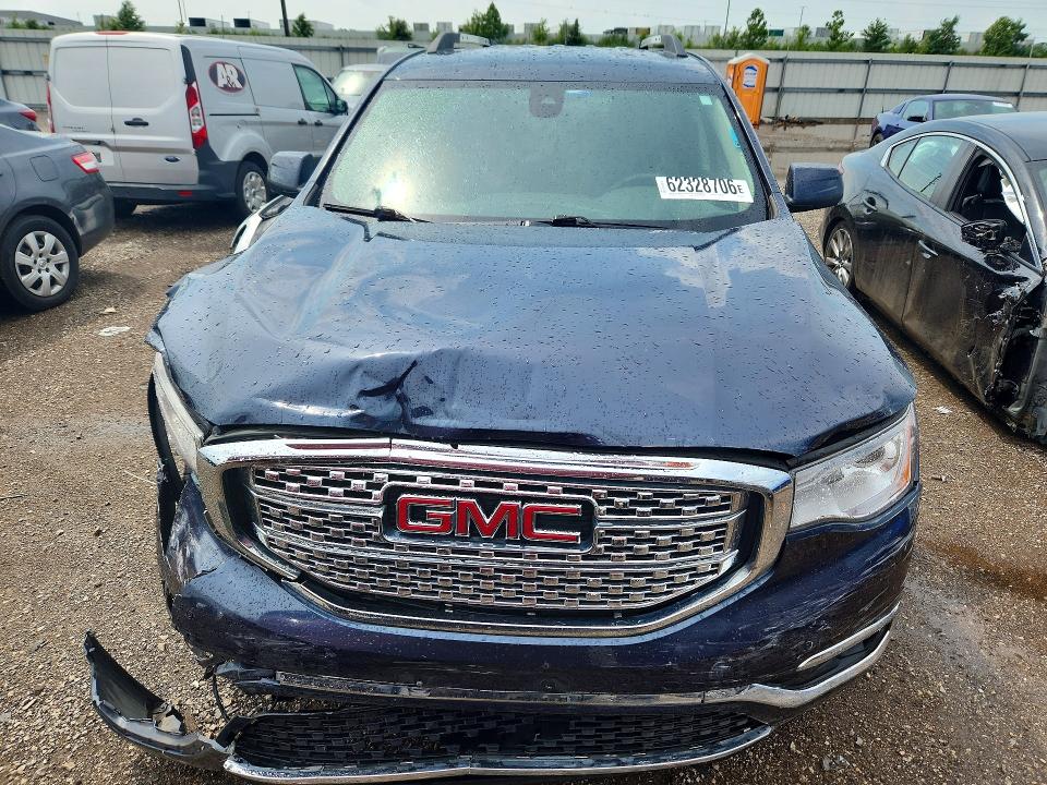 62328706 :رقم المزاد ، 1GKKNXLS1JZ156551 vin ، 2018 Gmc Acadia مزاد بيع