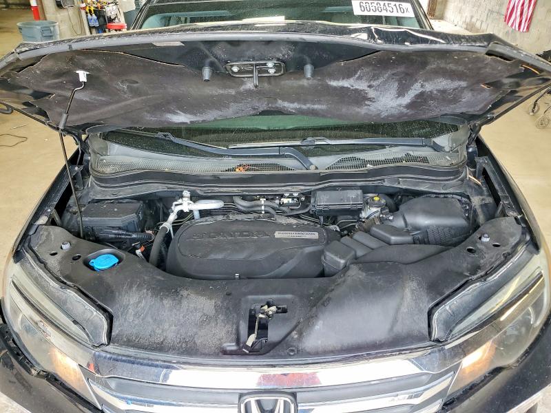 60584516 :رقم المزاد ، 5FNYF6H19JB015780 vin ، 2018 Honda Pilot مزاد بيع