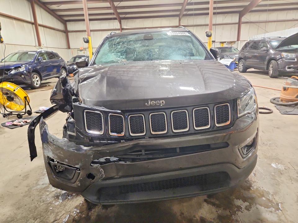 2018 Jeep Compass მანქანა იყიდება აუქციონზე, vin: 3C4NJDBB4JT457360, აუქციონის ნომერი: 61084986