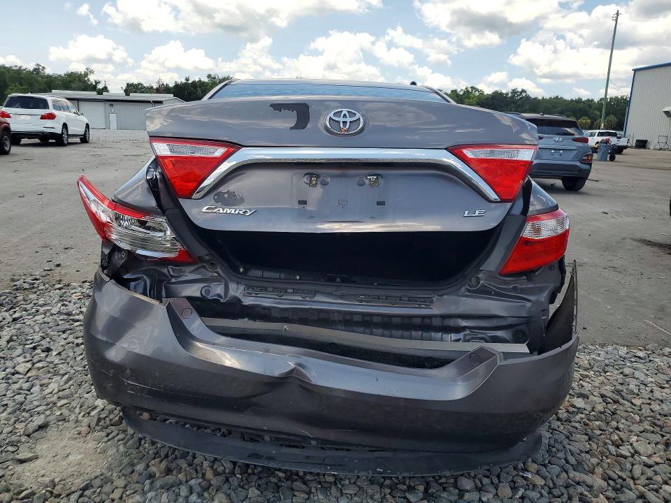 62345726 :رقم المزاد ، 4T1BF1FK7HU812532 vin ، 2017 Toyota Camry مزاد بيع