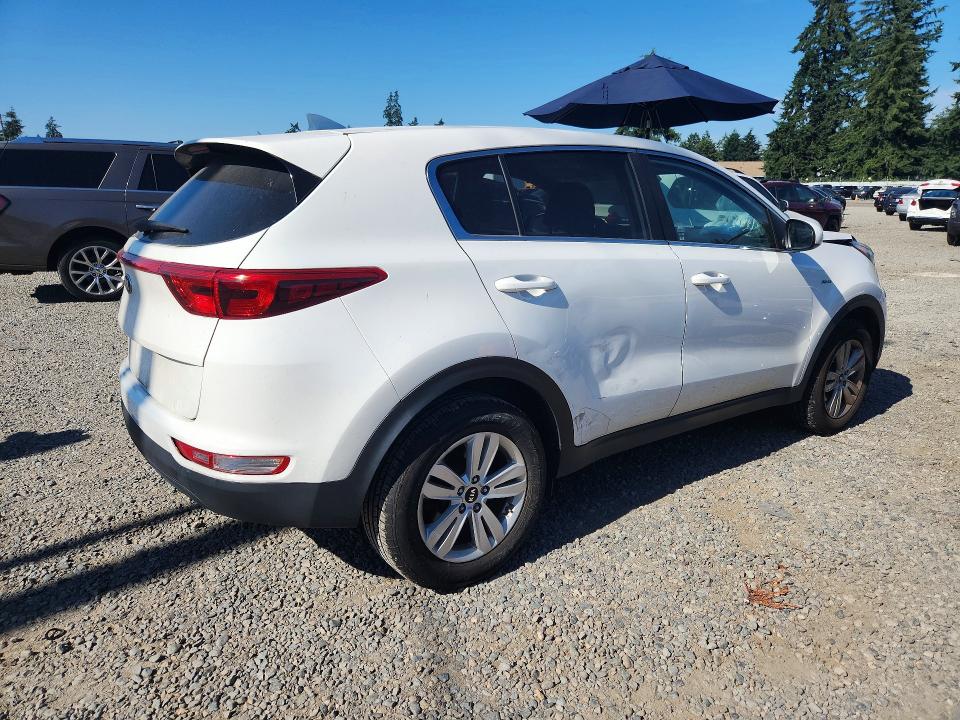 59379216 :رقم المزاد ، KNDPMCAC7H7207775 vin ، 2017 Kia Sportage مزاد بيع