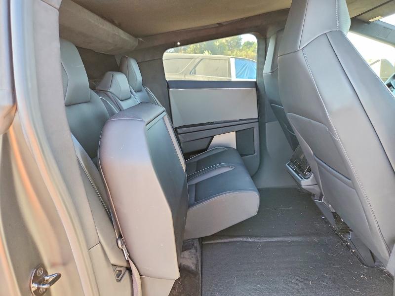 60821896 :رقم المزاد ، 7G2CEHED4RA039711 vin ، 2024 Tesla Cybertruck مزاد بيع