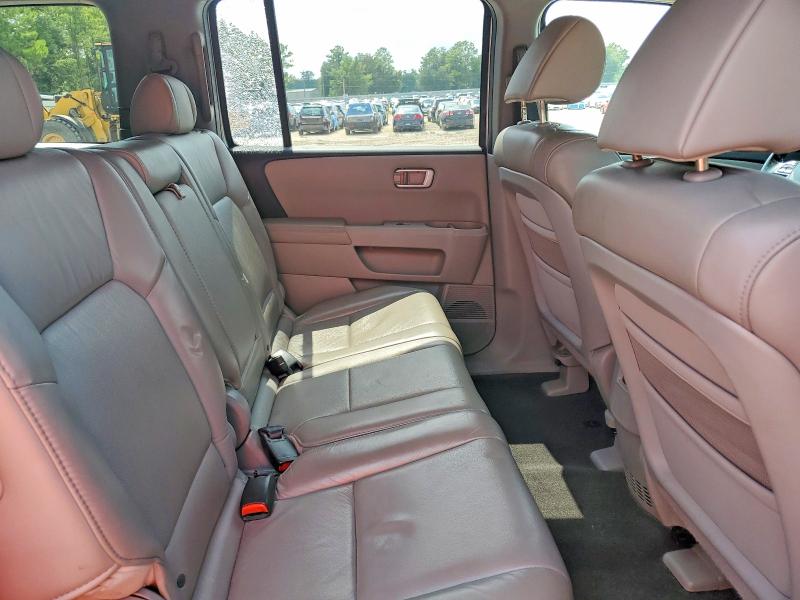 63361306 :رقم المزاد ، 5FNYF4H57BB075937 vin ، 2011 Honda Pilot مزاد بيع