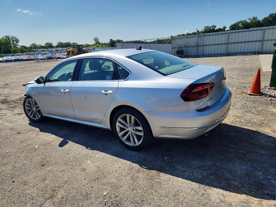 62112946 :رقم المزاد ، 1VWBA7A34JC008204 vin ، 2018 Volkswagen Passat مزاد بيع