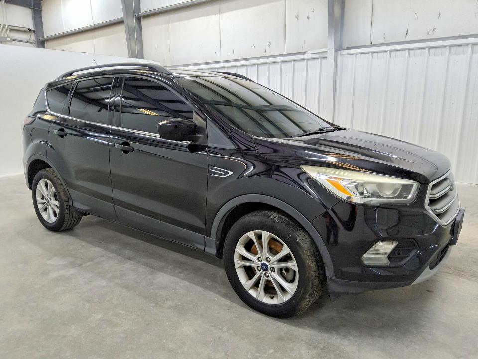 59082716 :رقم المزاد ، 1FMCU9G97HUE28674 vin ، 2017 Ford Escape مزاد بيع