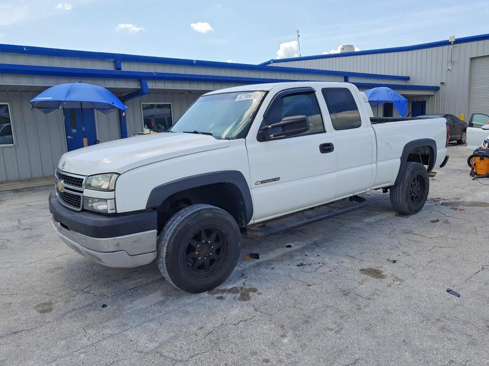 62795676 :رقم المزاد ، 1GCHC29U77E152379 vin ، 2007 Chevrolet Silverado مزاد بيع