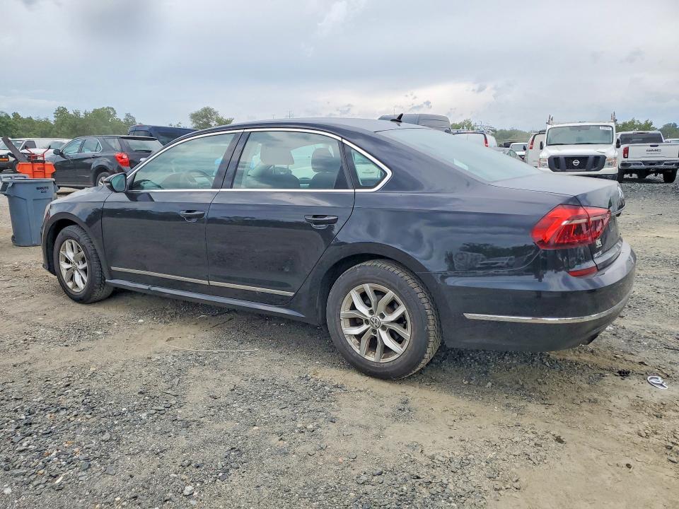 61725516 :رقم المزاد ، 1VWAT7A36HC077329 vin ، 2017 Volkswagen Passat مزاد بيع