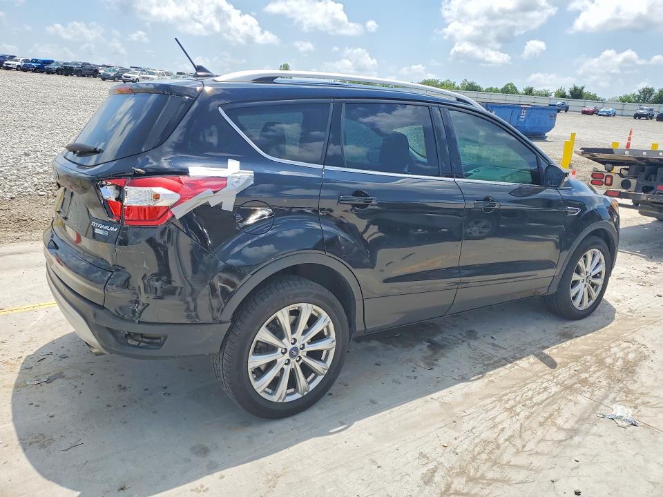 59775246 :رقم المزاد ، 1FMCU9J9XJUA82053 vin ، 2018 Ford Escape مزاد بيع