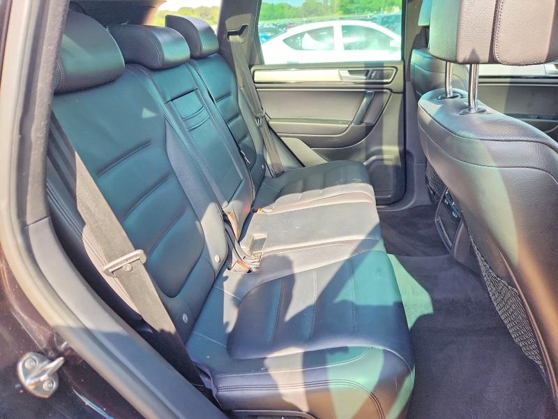 61713686 :رقم المزاد ، WVGRF7BP8HD004466 vin ، 2017 Volkswagen Tiguan مزاد بيع