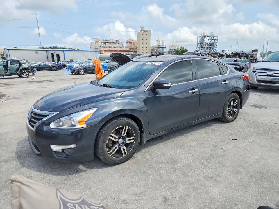 2015 Nissan Altima მანქანა იყიდება აუქციონზე, vin: 1N4AL3AP3FN348417, აუქციონის ნომერი: 63231376