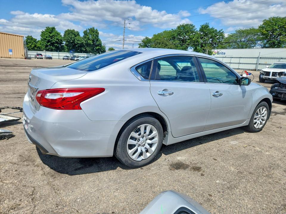 Продажа на аукционе авто 2017 Nissan Altima, vin: 1N4AL3AP9HN346836, номер лота: 62198586
