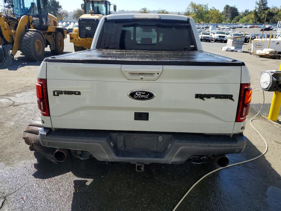 57887926 :رقم المزاد ، 1FTFW1RG4HFB32332 vin ، 2017 Ford F150 مزاد بيع