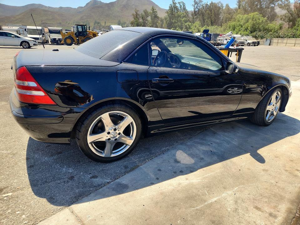 61088396 :رقم المزاد ، WDBKK65F82F268442 vin ، 2002 Mercedes-benz Slk مزاد بيع