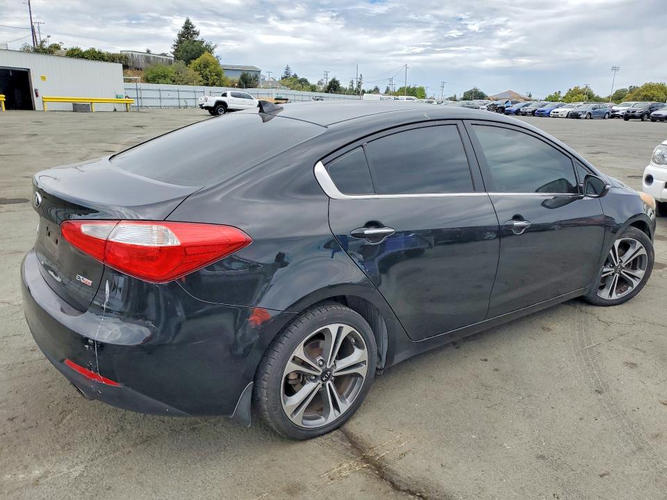 61933866 :رقم المزاد ، KNAFZ4A89F5338436 vin ، 2015 Kia Forte مزاد بيع