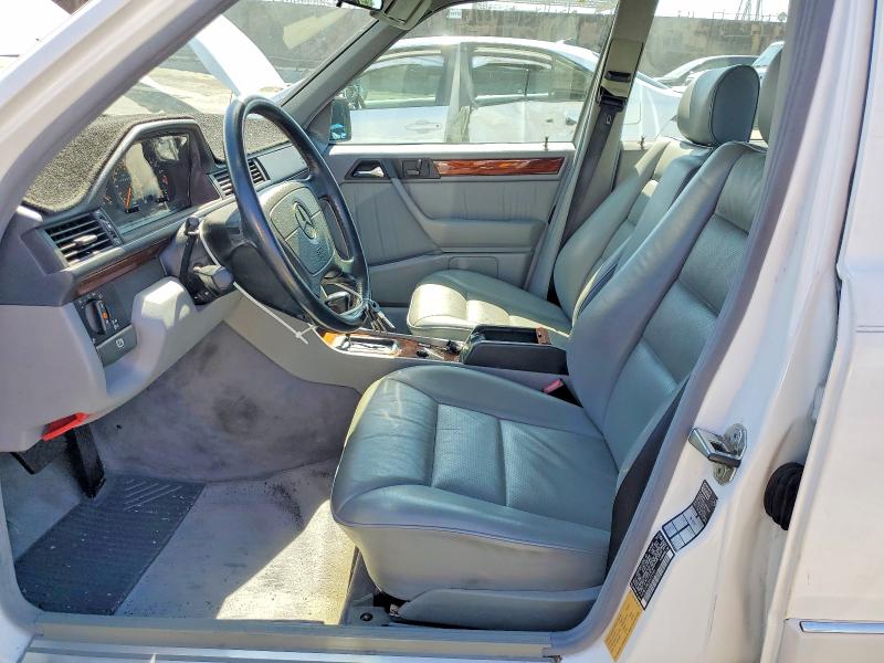1995 Mercedes-benz E მანქანა იყიდება აუქციონზე, vin: WDBEA32EXSC271970, აუქციონის ნომერი: 62513686