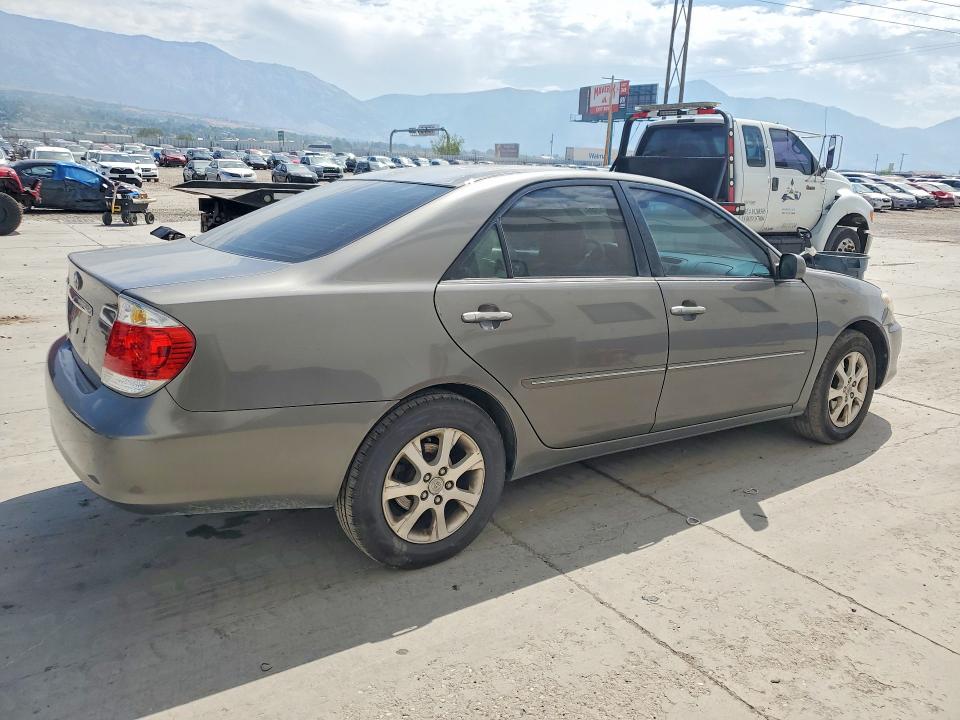 2005 Toyota Camry მანქანა იყიდება აუქციონზე, vin: 4T1BE30K55U584923, აუქციონის ნომერი: 62684986
