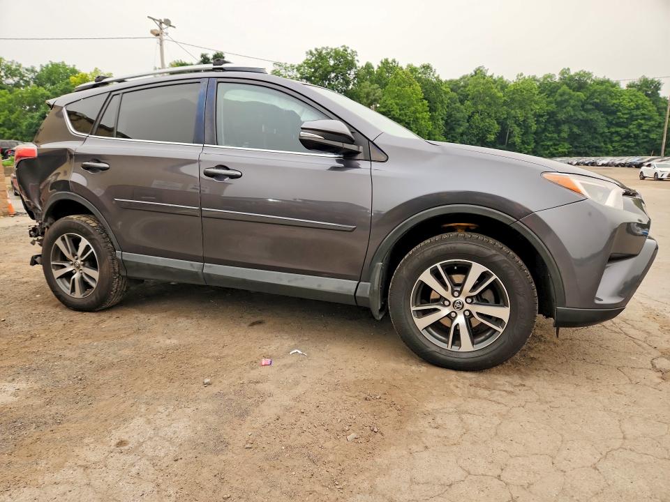 Продажа на аукционе авто 2016 Toyota Rav4, vin: 2T3RFREV2GW462323, номер лота: 61133006