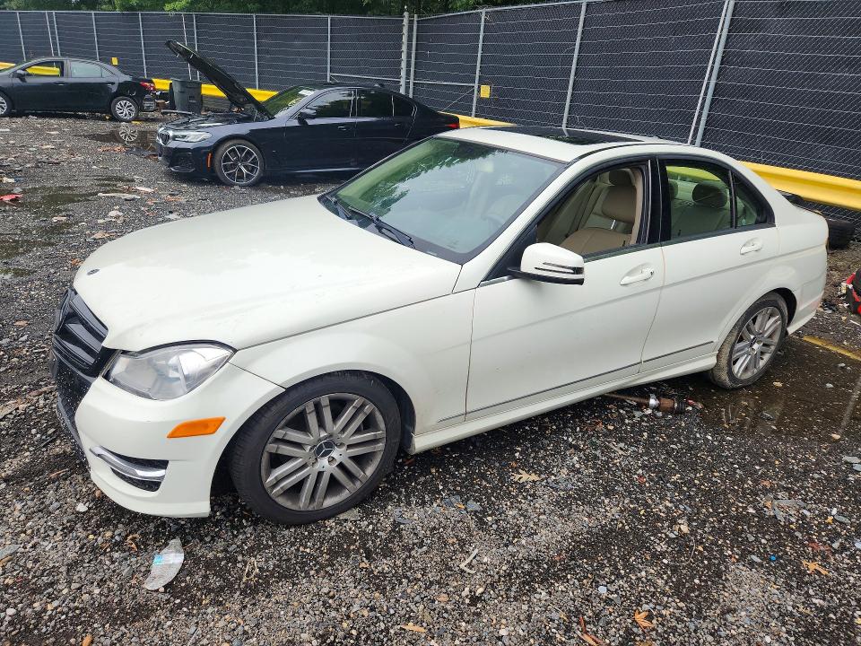 59976946 :رقم المزاد ، WDDGF8BB3CR226324 vin ، 2012 Mercedes-benz C مزاد بيع