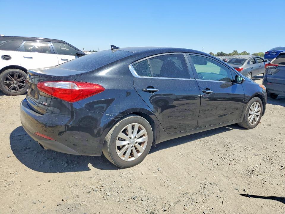 61424196 :رقم المزاد ، KNAFX4A8XF5364369 vin ، 2015 Kia Forte مزاد بيع