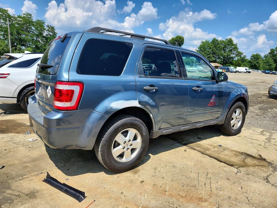 63644646 :رقم المزاد ، 1FMCU9D71BKA30835 vin ، 2011 Ford Escape مزاد بيع