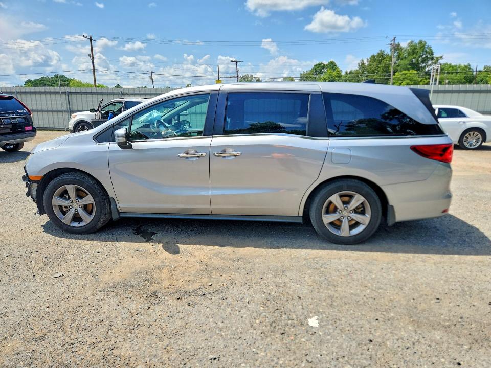 61021616 :رقم المزاد ، 5FNRL6H79JB066813 vin ، 2018 Honda Odyssey مزاد بيع