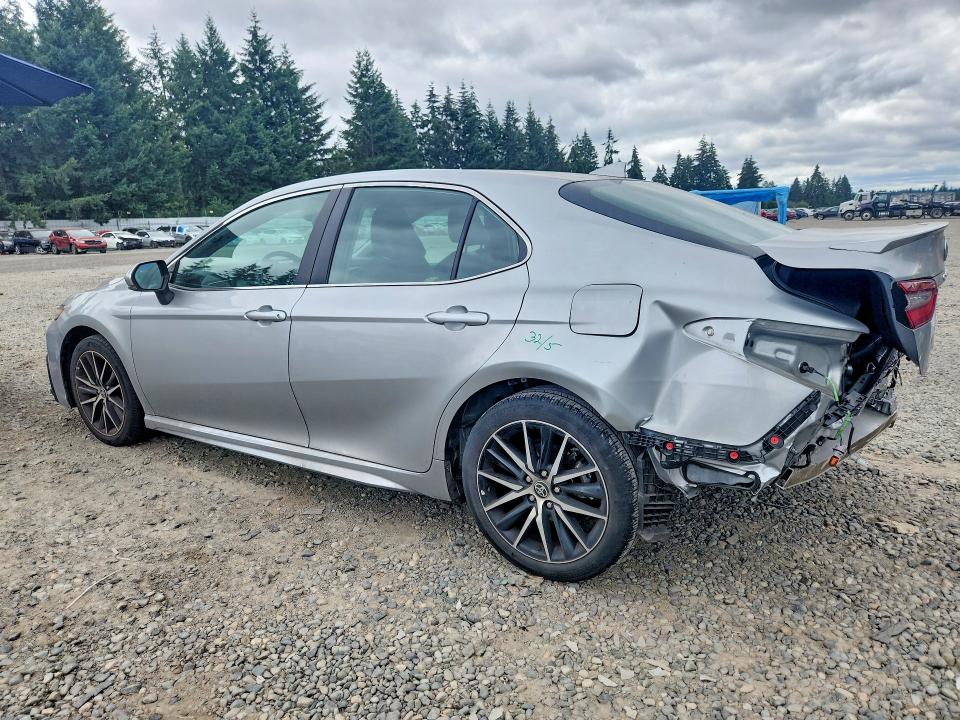 60039736 :رقم المزاد ، 4T1T11BK8MU023583 vin ، 2021 Toyota Camry مزاد بيع