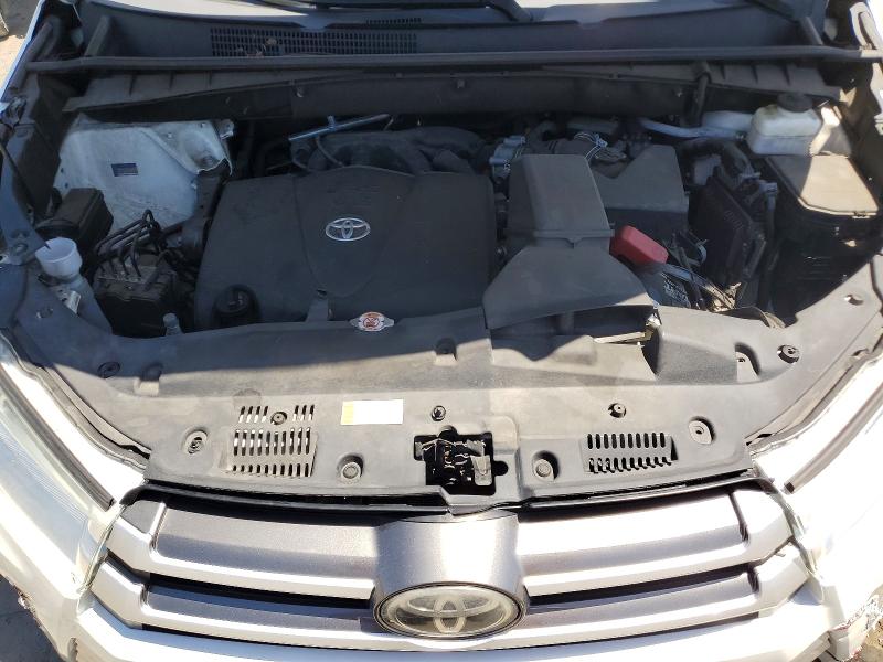 63140456 :رقم المزاد ، 5TDZZRFH1KS365317 vin ، 2019 Toyota Highlander مزاد بيع