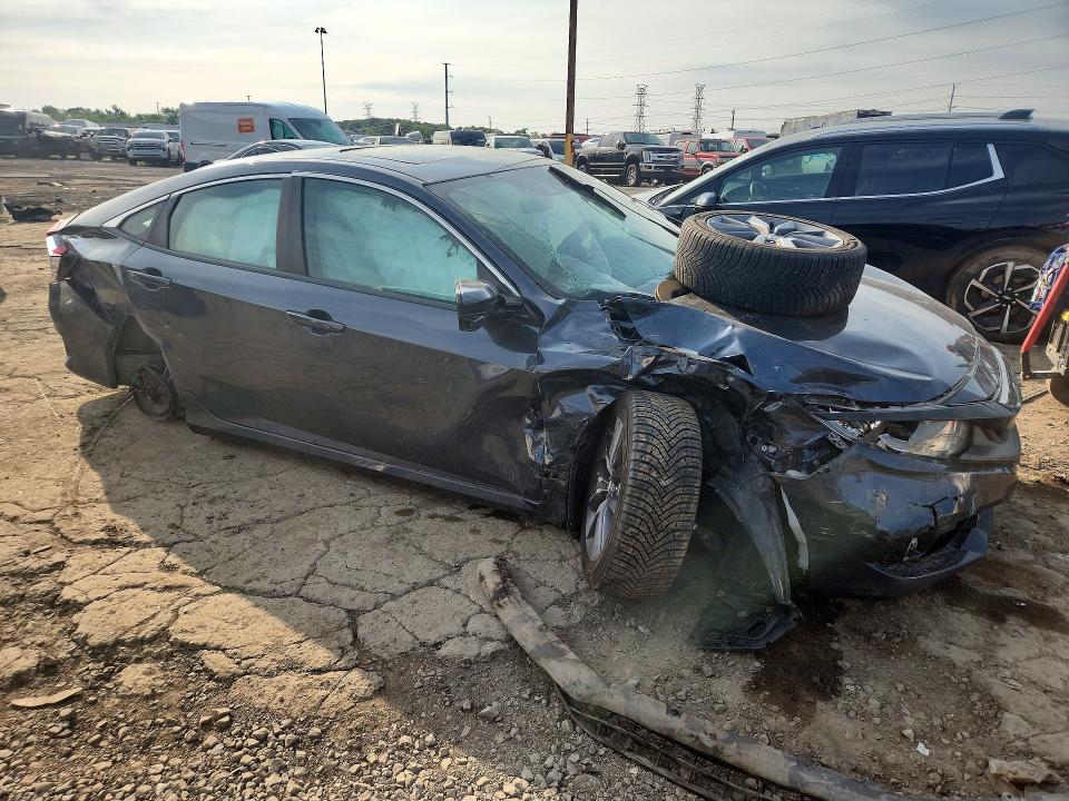 60891886 :رقم المزاد ، 19XFC1F32KE013559 vin ، 2019 Honda Civic مزاد بيع