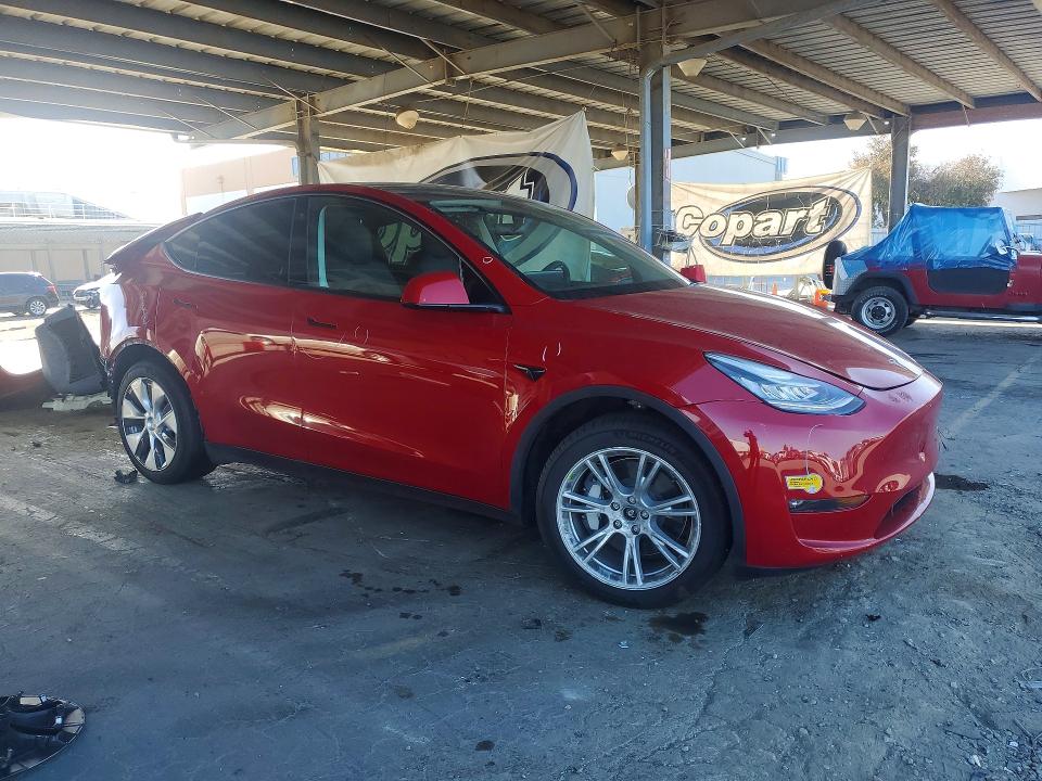 63425526 :رقم المزاد ، 7SAYGDEEXNF346711 vin ، 2022 Tesla Model Y مزاد بيع