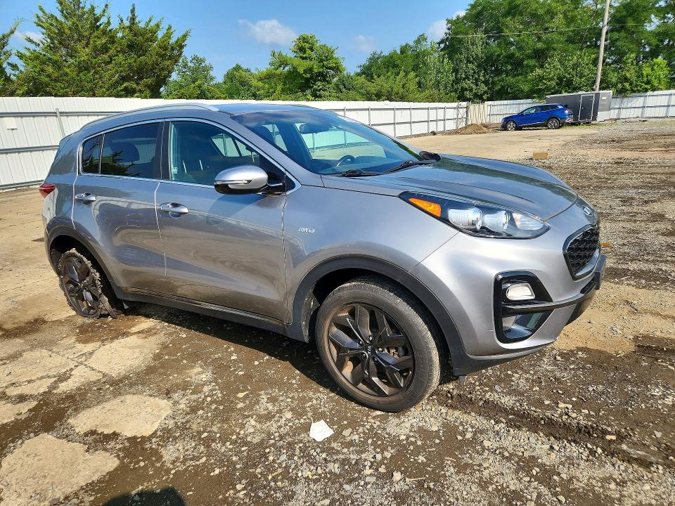 2021 Kia Sportage მანქანა იყიდება აუქციონზე, vin: KNDP6CAC0M7877933, აუქციონის ნომერი: 62644356