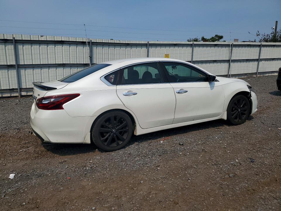 Продажа на аукционе авто 2017 Nissan Altima, vin: 1N4AL3AP0HC472269, номер лота: 60700246