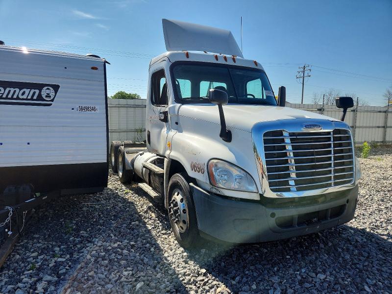 59359916 :رقم المزاد ، 3AKJGEDV3DSFK0698 vin ، 2013 Freightliner Cascadia مزاد بيع