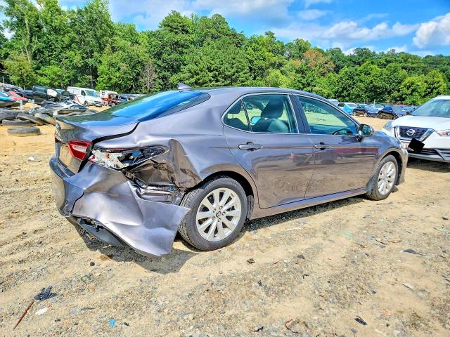 62546436 :رقم المزاد ، 4T1B11HK6KU806742 vin ، 2019 Toyota Camry مزاد بيع