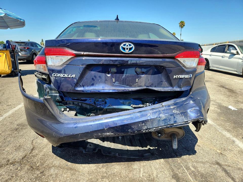 60925496 :رقم المزاد ، JTDEAMDE2NJ041523 vin ، 2022 Toyota Corolla مزاد بيع