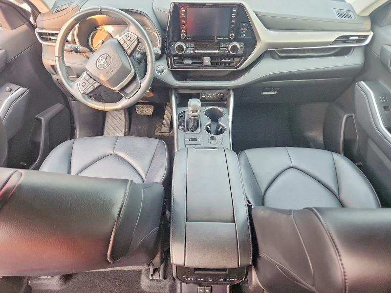 60921586 :رقم المزاد ، 5TDHZRBH6NS586756 vin ، 2022 Toyota Highlander مزاد بيع