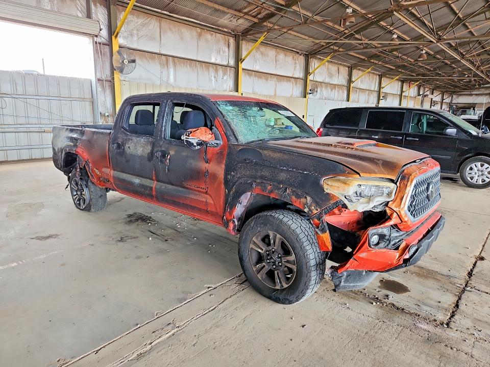 2016 Toyota Tacoma მანქანა იყიდება აუქციონზე, vin: 5TFDZ5BN0GX010817, აუქციონის ნომერი: 61606926