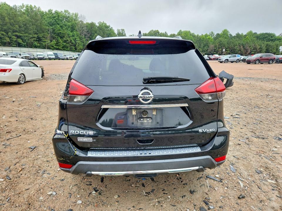60477206 :رقم المزاد ، 5N1AT2MV9JC832655 vin ، 2018 Nissan Rogue مزاد بيع