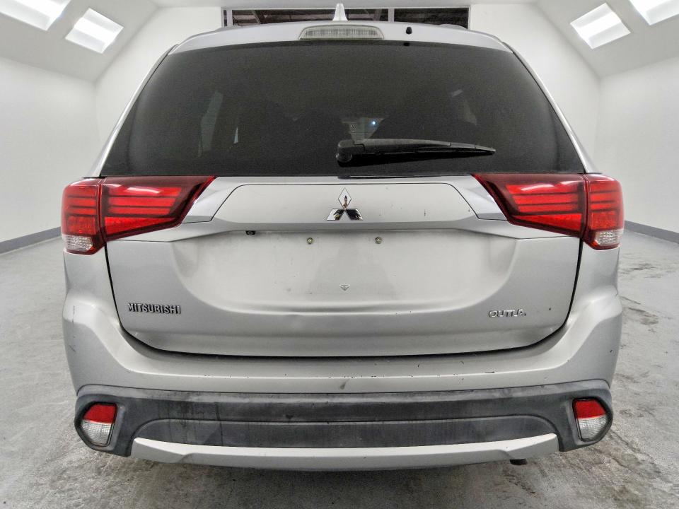 59332176 :رقم المزاد ، JA4AD3A37JJ003793 vin ، 2018 Mitsubishi Outlander مزاد بيع