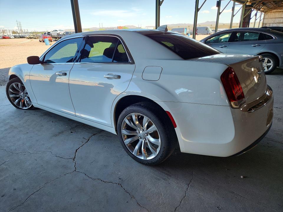 Продажа на аукционе авто 2020 Chrysler 300, vin: 2C3CCAAG8LH117772, номер лота: 62091696