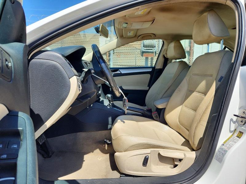 61735636 :رقم المزاد ، 3VWDP7AJ5DM450823 vin ، 2013 Volkswagen Jetta مزاد بيع
