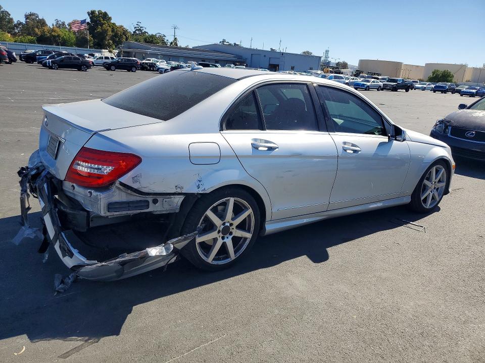 Продажа на аукционе авто 2014 Mercedes-benz C, vin: WDDGF4HB6EA958996, номер лота: 61589686