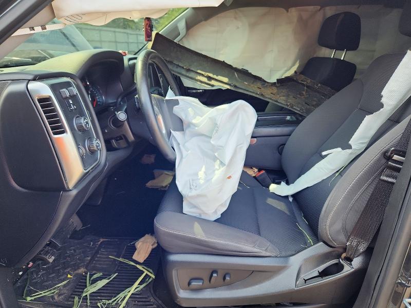 61076366 :رقم المزاد ، 3GCUKRECXJG226675 vin ، 2018 Chevrolet Silverado مزاد بيع