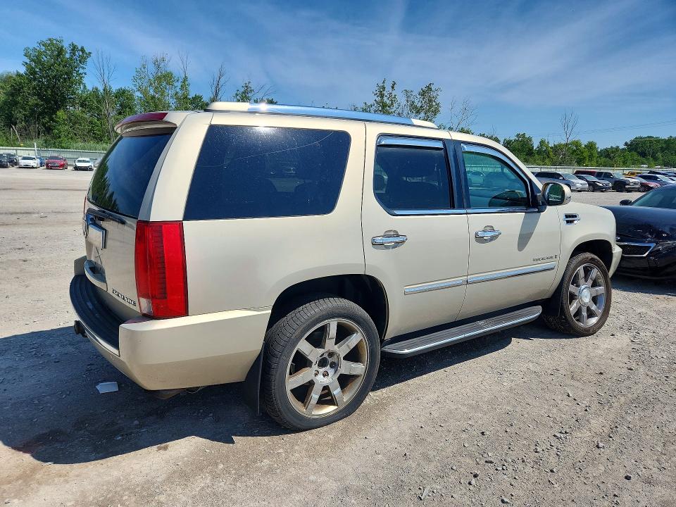 2008 Cadillac Escalade მანქანა იყიდება აუქციონზე, vin: 1GYFK63888R128299, აუქციონის ნომერი: 61372446
