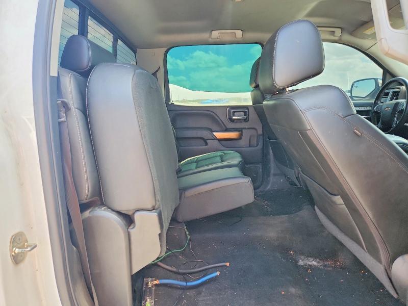 59544136 :رقم المزاد ، 3GCPCSEC0JG392625 vin ، 2018 Chevrolet Silverado مزاد بيع