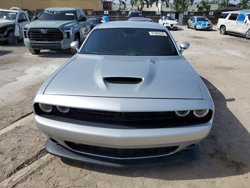 Продаж на аукціоні авто 2022 Dodge Challenger, vin: 2C3CDZFJ2NH156358, номер лоту: 61006556
