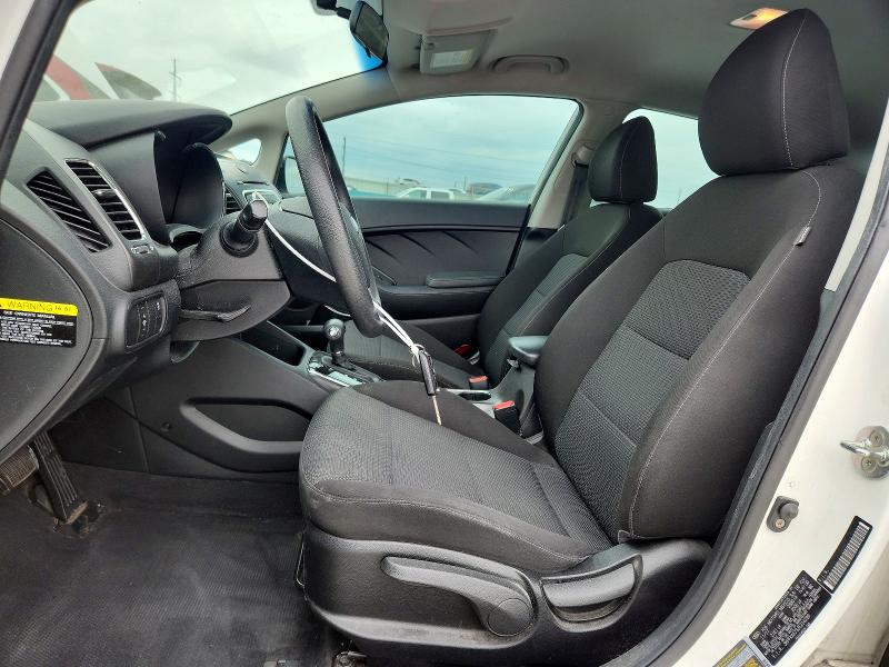 62450476 :رقم المزاد ، 3KPFK4A73JE214299 vin ، 2018 Kia Forte مزاد بيع