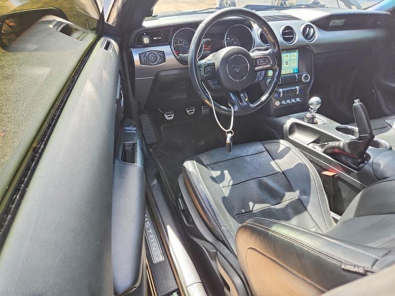 61760436 :رقم المزاد ، 1FA6P8CF3J5137609 vin ، 2018 Ford Mustang مزاد بيع