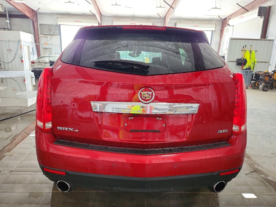 61223986 :رقم المزاد ، 3GYFNFE36FS567052 vin ، 2015 Cadillac Srx مزاد بيع